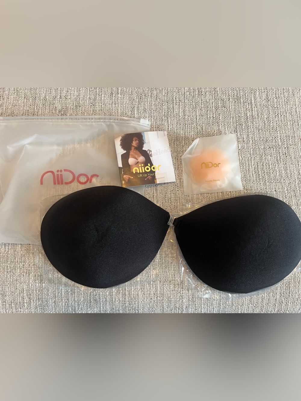NiiDor Black StickOn Lift Bra with Nude Nipple Covers- New